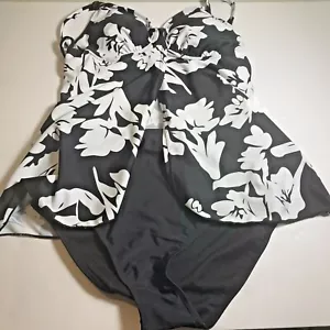 Womens Swimsuit Tankini Sz Medium 2 Piece Black White Flowers Padded Adjustable - Picture 1 of 7