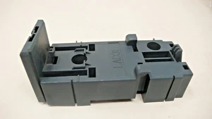 SCHNEIDER ELECTRIC LAD31 Piastra di montaggio per GV2-ME, TeSys serie D - Foto 1 di 4