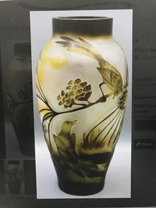 Exceptional Antique Art Glass Cameo Bird Vase - IH tray - Picture 1 of 5
