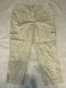 Chico's kurze Hose creme/grau Leopardenmuster Gr. 1 (Reg M/8) - Bild 1 von 5