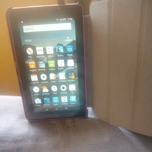 Amazon Fire 7 (16GB, 5th Gen, 7-inch Display, Black) WiFi Smart Tab - Picture 1 of 2