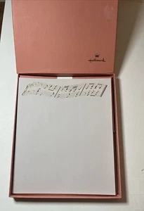 Juego de papelería Hallmark notas musicales blancas troqueladas rosa hoja trasera y sobres - Imagen 1 de 10