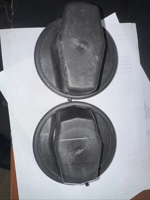 2015-2019 Silverado Sierra 2500 3500 HD Headlight Bulb Cover Upper Lower Set OEM - Image 1 of 2