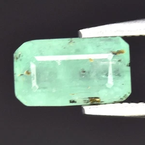💎 0.81ct 7.5x4.2mm Octagon Natural Green Emerald - Nigeria, Gemstone - Picture 1 of 4