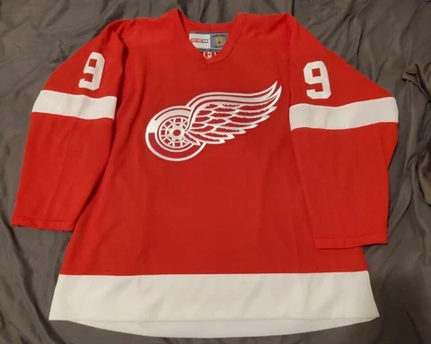 Detroit Red Wings CCM - G. Howe Jersey NWOT (M) Cover