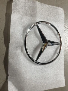 Mercedes-Benz OEM Stern für Kühlergrill AMG G63 W463-Klasse Emblem A0008179500 - Bild 1 von 3