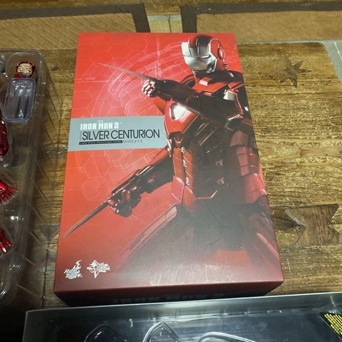Hot Toys Movie Masterpiece Iron Man 3 Mark 33 Silver Centurion Figure MMS213 Cover