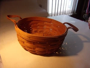 Collectible Longaberger Large Round Berry Basket - 1992 - Very good - $11 s/h - Picture 1 of 2