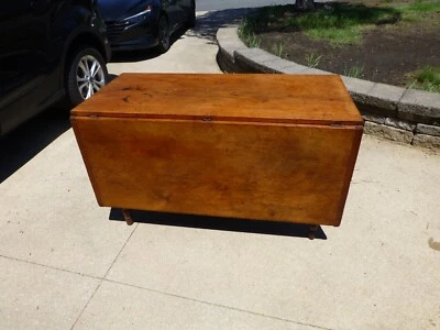 ANTIGUA FANTÁSTICA MESA DE PINO Y ARCE NY GRANJA CAMPO HOJAS CAÍDAS 1810 CLAVIJAS SHERATON Foto 1 de 4