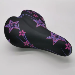 Sattel Magic Schwarz-Rosa Sterne 20 bis 24 Zoll Mädchen Kinder Selle Montegrappa - Bild 1 von 4