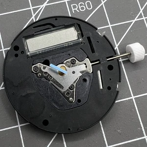 ISA K63 Quarz Uhrwerk 3 Zeiger Anzeige Doppelbatterien Swiss Made - Bild 1 von 8