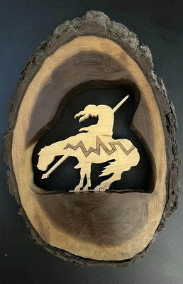 Arte de pared tallado en madera nativo americano Foto 1 de 4