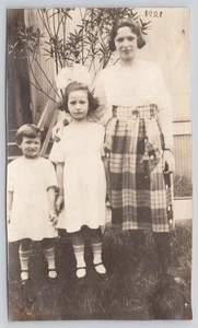 Found Photo Young Woman with Children Long Plaid Skirt Dress Short Hair Bob 1921 - Picture 1 of 2