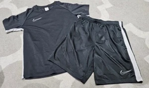 Boys Nike Outfit Size L - Picture 1 of 4