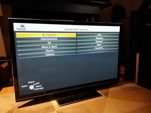 Panasonic Viera TX-P42GT50B 42" 3D 1080p HD Plasma TV Excellent Condition - Picture 1 of 5