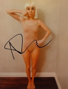 Alessandra torresani - caprica - signiert 8x10 - Bild 1 von 1