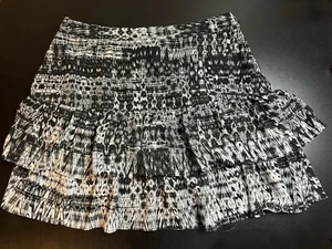 New With Tag H&M Skirt Women Size 8 Black / White Tiered Ruffle Side Zip A Line - Picture 1 of 6