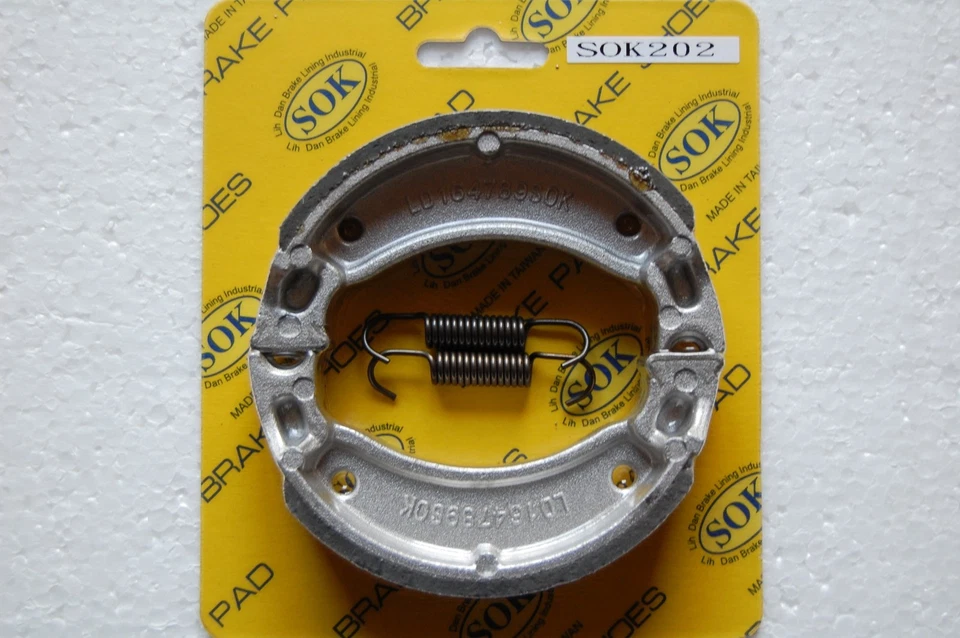 ПЕРЕДНИЕ ТОРМОЗНЫЕ КОЛОДКИ + пружины подходят YAMAHA YZ 100, 1982-1983 YZ100 - Изображение 1 из 1