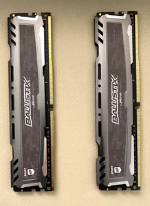 Crucial Ballistix Sport 16 GB (2x8GB) BLS8G4D240FSA PC4-19200 DDR4-2400 - Bild 1 von 2