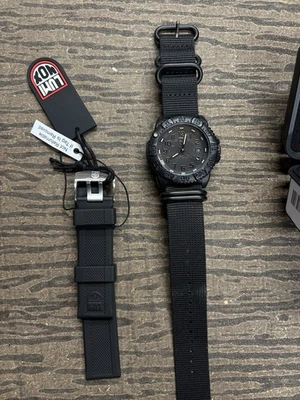 Luminox Original Navy SEAL, 44 mm, Reloj de Buceo Estuche Todo Negro Banda Extra Blackout Foto 1 de 4