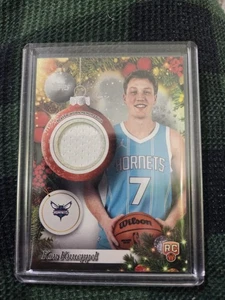 2025 Topps Holiday Basketball Kon Knueppel RC Player Relic #PR-KK - Bild 1 von 2
