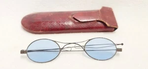 Sonnenbrille um 1920 Länge 11-Breite 2,6 cm blaue Gläser filigranes Metallgestel - Bild 1 von 9