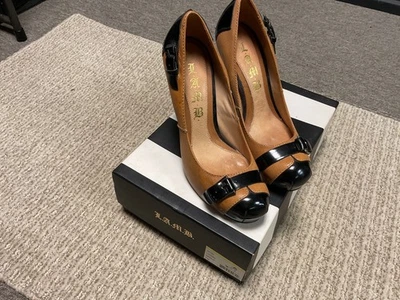 Zapatos de salón de plataforma L.A.M.B talla 7M Foto 1 de 4