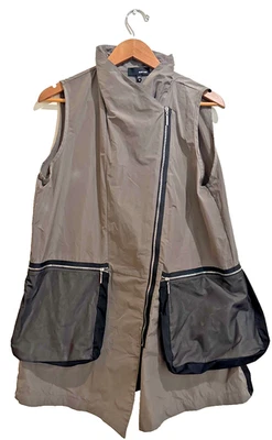 Chaleco Sun Kim Asimétrico Lagenlook Gris/Negro Bolsillos en Contraste Cremallera Rompevientos M Foto 1 de 4