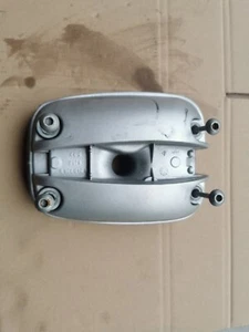 Tapa de culata BMW R850R 259, tapa de válvula derecha, usada - Imagen 1 de 8