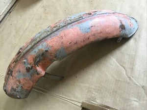 Parafango anteriore a costine BSA Triumph tagliato - Foto 1 di 14