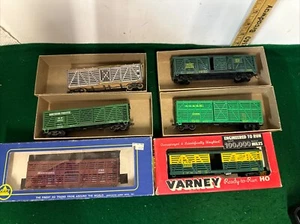 Roundhouse AHM And Varney Stock Train Car Railroad HO - Picture 1 of 10