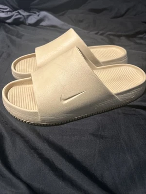 Size 8 Nike Calm Slides, decent Condition. NO BOX - Image 1 of 4