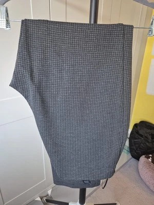 M&S Stretch Checked Ladies Trousers Size 14 Regular Grey And Black - Image 1 of 4
