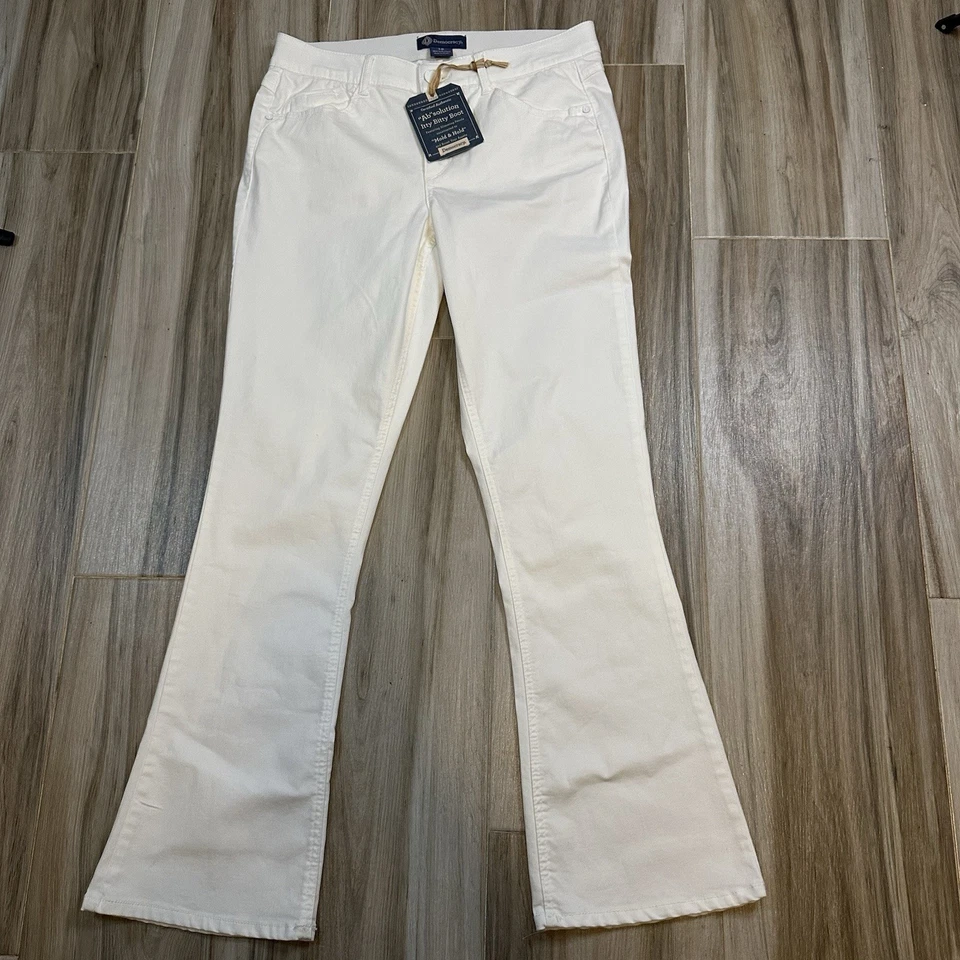 Democracy Itty Bitty Boot Cut Mid Rise White Jeans 8 31x31