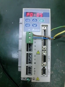 Servoaccionamiento Delta ASD-A0121LA, 100 W, 200-230 V, salida 110 V 0-200 Hz, usado, Twn + 6872 - Imagen 1 de 11