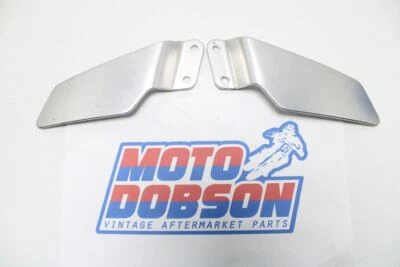 Yamaha FZR600R 1996 Pair of Foot Peg Guards - Imagem 1 de 4