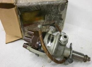 G102 Military WWII White Autocar International Halftrack 12 Volt Distributor NOS - Imagen 1 de 3