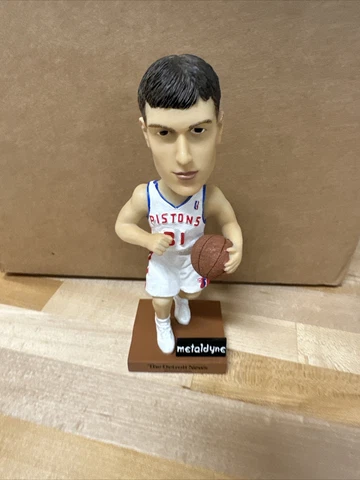 The Detroit News-Pistons Darko Milicic #31 Bobble Head Box 150 Cover