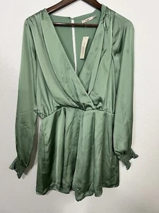 Nuevo con etiquetas Francesca’s Mameluco Verde Bolsillos Como Nuevo Talla Grande - Imagen 1 de 10