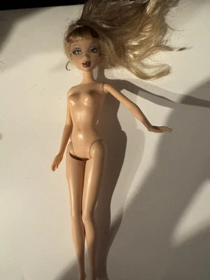 My Scene Hanging Out Delancey Nude Doll Original Earrings No Shoes - Image 1 of 4