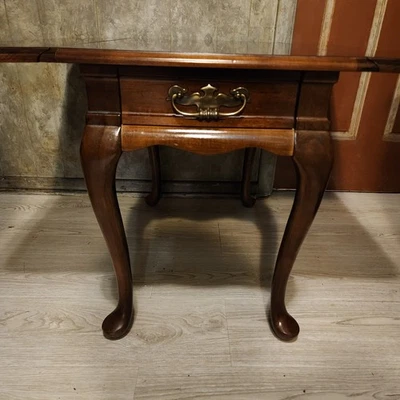 Mersman Solid Cherry Traditional 34" Drop Leaf Pembroke Accent End Table VG - Image 1 of 4