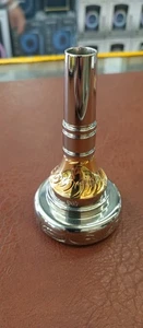 Sousaphon Mundstück mit Gravur 608 M&H Boquilla Para Tuba Medida 608 - Bild 1 von 4