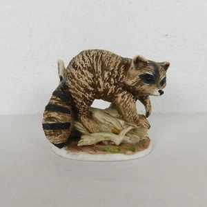 Homco Raccoon On Log Figurine 2.5" X 4" Animal Nature Porcelain Home Decor Vtg - Picture 1 of 6