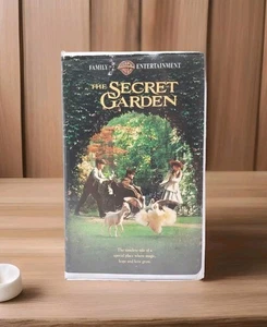 Vintage *The Secret Garden* (VHS Tape, 1993) Clamshell Case - Picture 1 of 15
