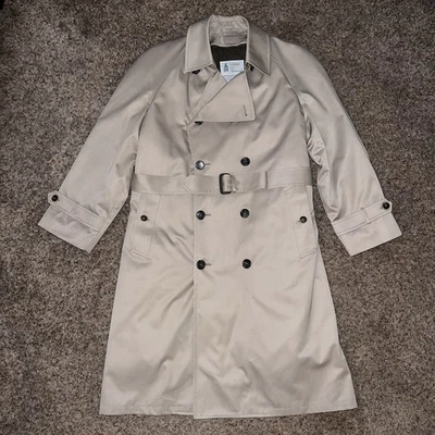 Trench coat masculino vintage London Fog com cinto cáqui 44Reg forro Thinsulate - Imagem 1 de 4