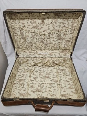 Hartmann Tweed 26 Inch Vintage Suitcase Luggage Belted Leather Combination Lock - Image 1 of 4