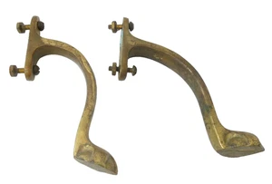 Unmatched Pair Brass Metal Lions Foot Feet Legs Victorian Style Furniture Parts - Picture 1 of 11