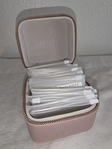 Dosey Tabletten Organizer Pille Kompakt 3 Wochen Medikamente Reise Rosa Vegan Leder - Bild 1 von 10