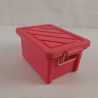 Contenedor rosa pequeño Rubbermaid Keepers de 1,84 pinta con tapa de cierre de alambre #2145 Foto 1 de 4