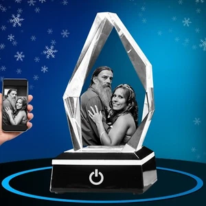 Marco de fotos personalizado con llama de cristal 3D grabado con láser con luz LED - Imagen 1 de 7